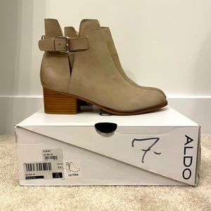 Aldo Ultra light taupe booties
